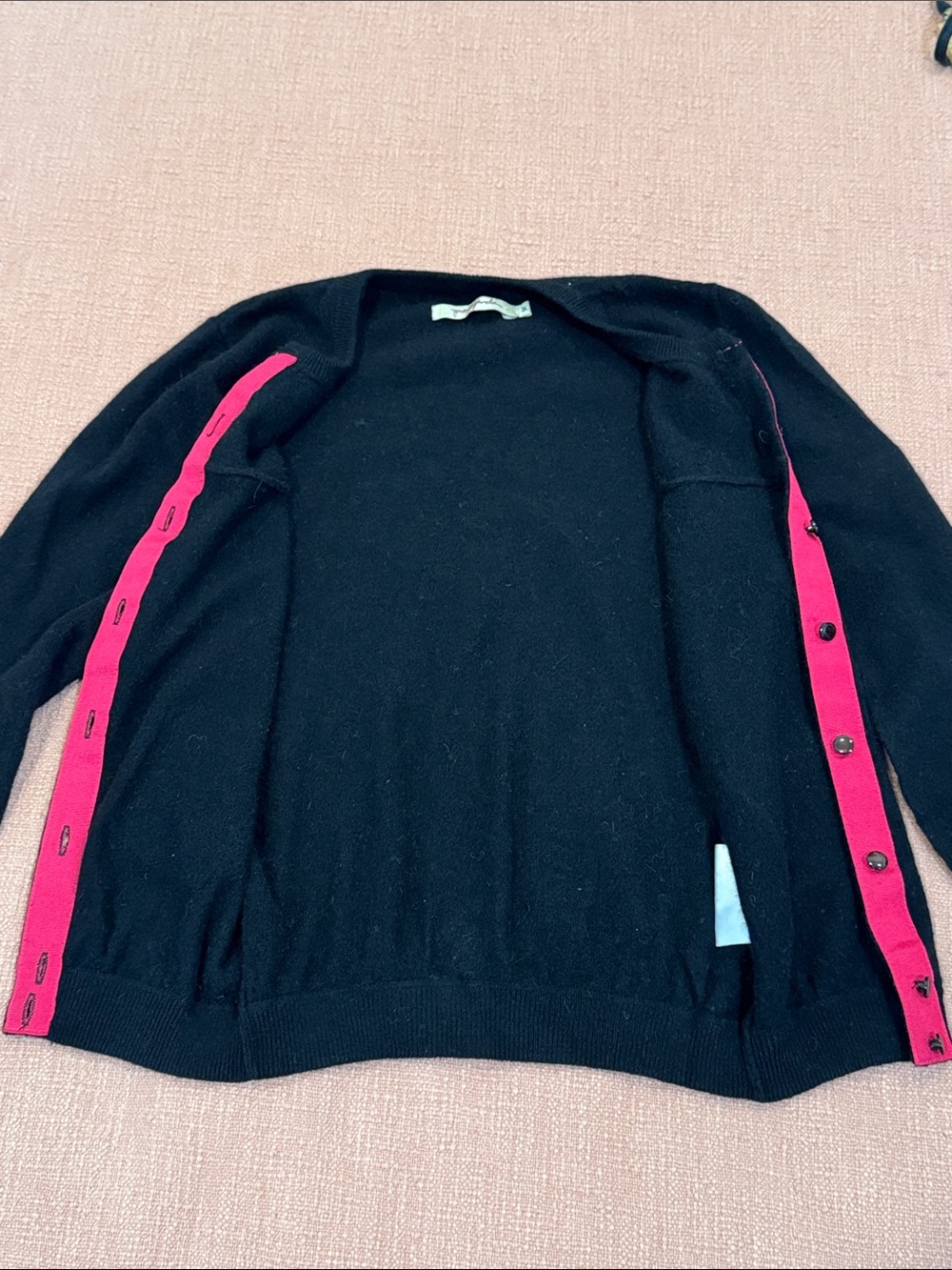 Angora / lambswool embroidered bird detail wm’s button-Up Crewneck Cardigan - Picture 14 of 15